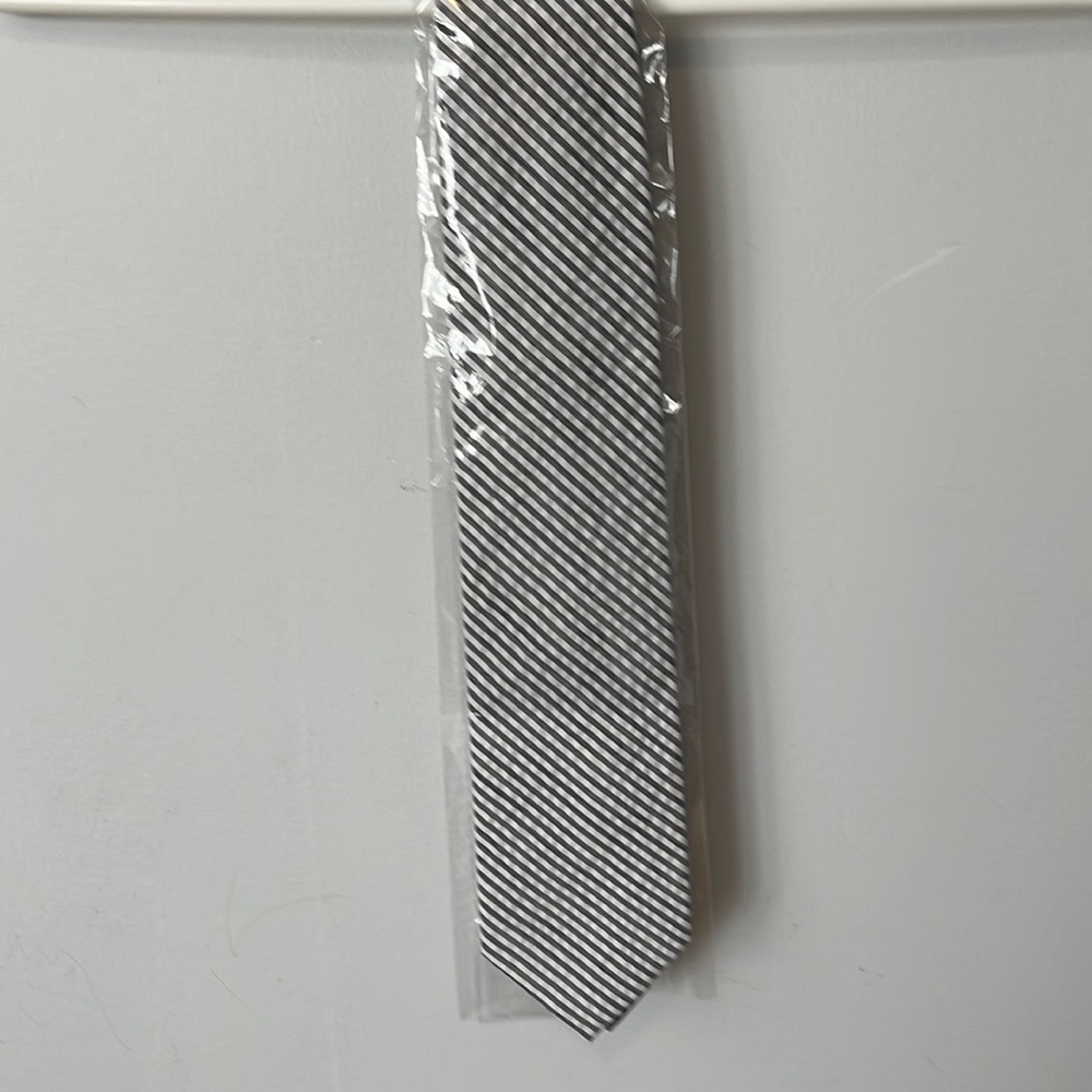 Seersucker tie from the Tie Bar NWT